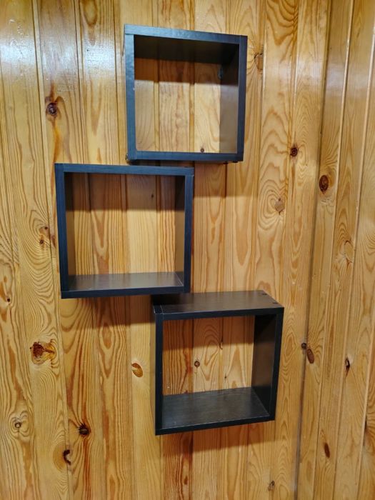 Продам полочки навесные
