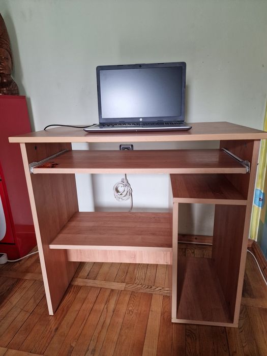 Бюро с подвижна дъска