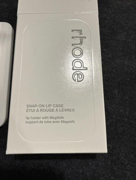 Rhode Snap-On калъф MagSafe за айфон заедно с rhode Lip Tint гланц