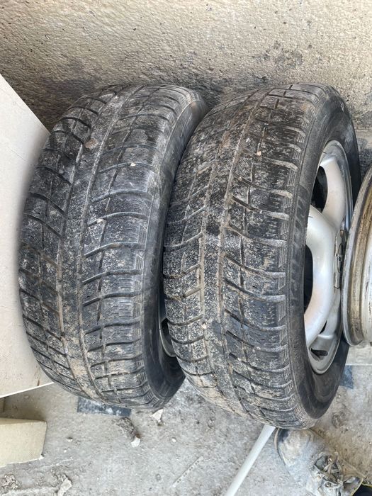 Jenti opel 15 + 2 cauciucuri michelin in stare buna