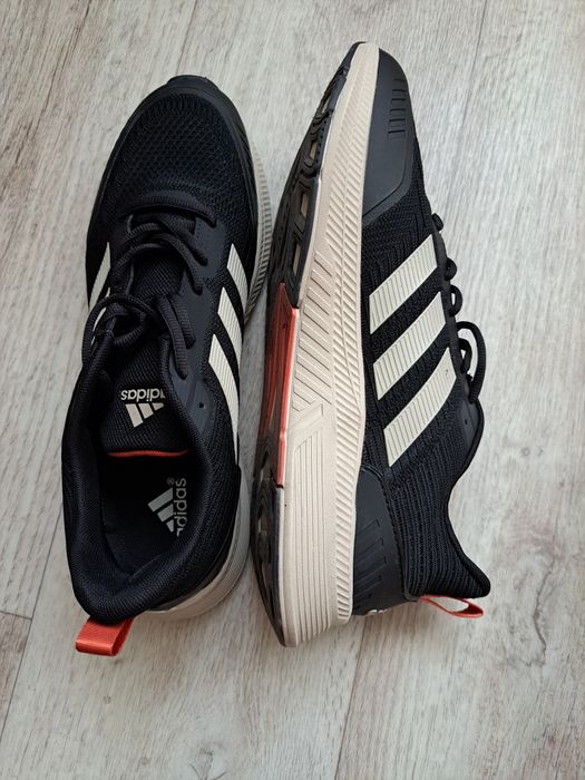 Продам кроссовки мужские 41 размер