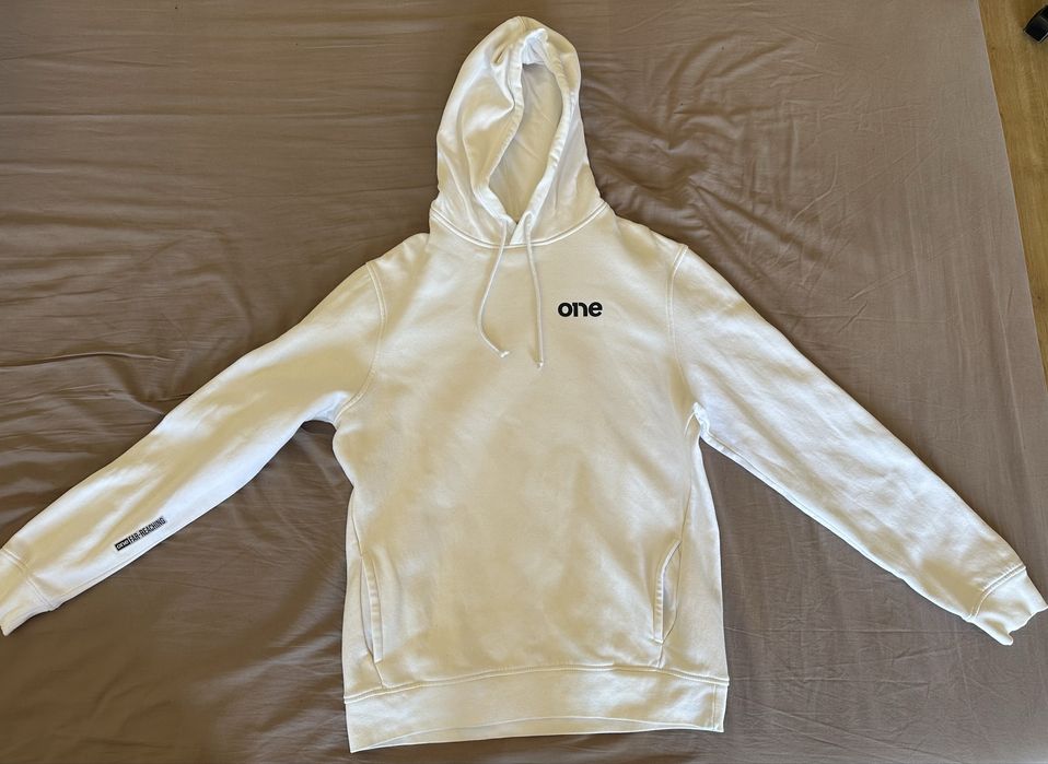 Суичър ONE – размер-M