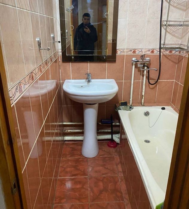 Каракамиш 1/4. Жомий бозор якин  Срочно 3/2/4 350$