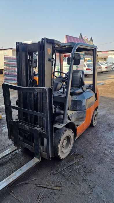 Вилочный погрузчик