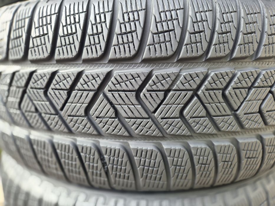 245 50 20 Anvelope de iarnă Pirelli