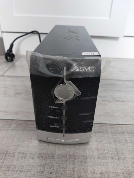 Источник бесперебойного питания SVC V-650-F