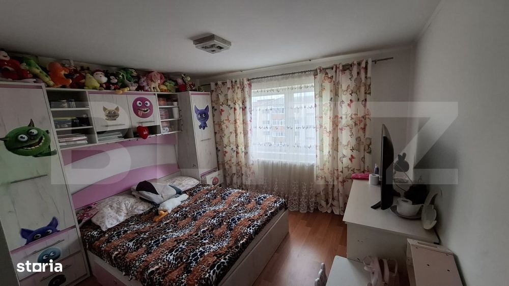 Apartament 3 camere decomandat, etaj 4, balcon, izolat – M11