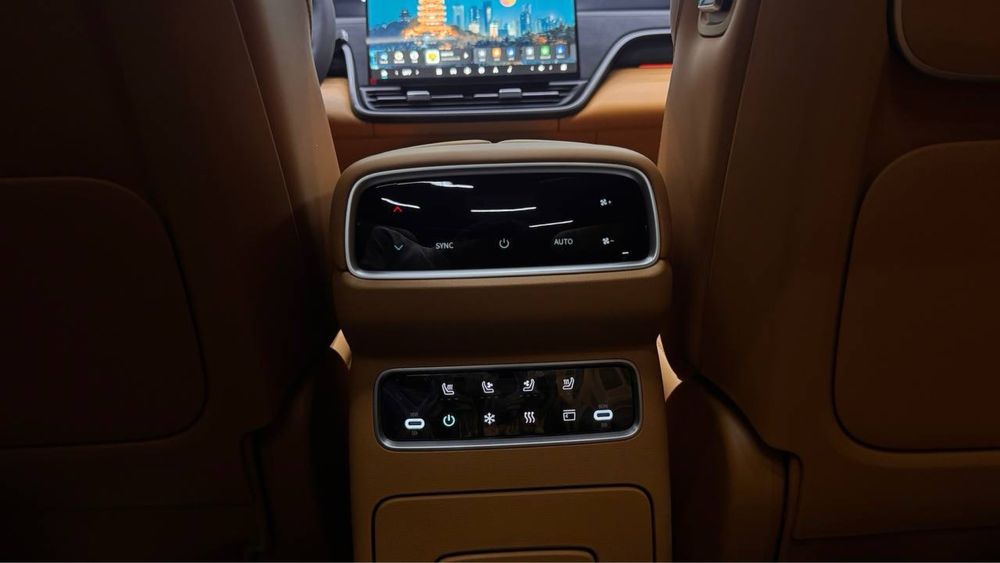 DongFeng 008 resayling ULTRA oq / qora ranglari bor