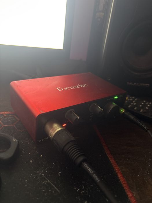 Microfone Rode Nt1 A + Focusrite Scarlett Solo (3rd Gen) + Stativ + Casti AKG + Difuzoare M-Audio