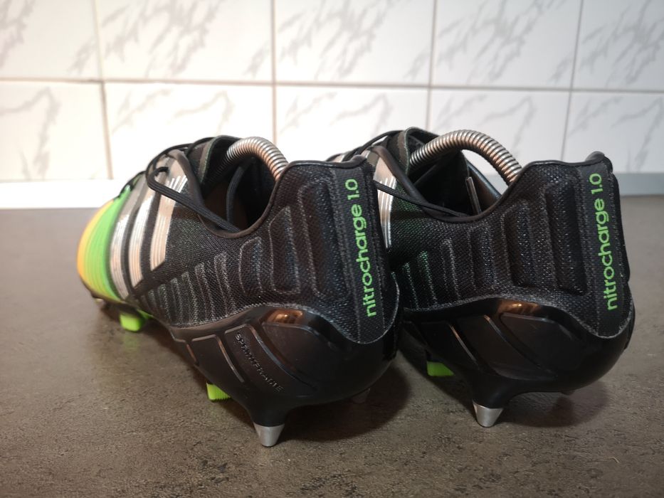Vând ghete de fotbal profesionale Adidas Nitrocharge 1.0
Ghetele sunt