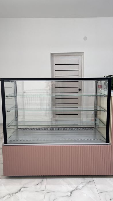 Витрина “Corboma” +мебель