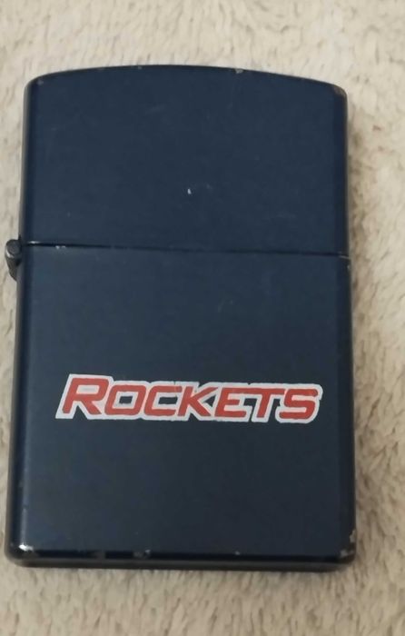 Порцеланов пепелник.Бензинови и газови запалки.