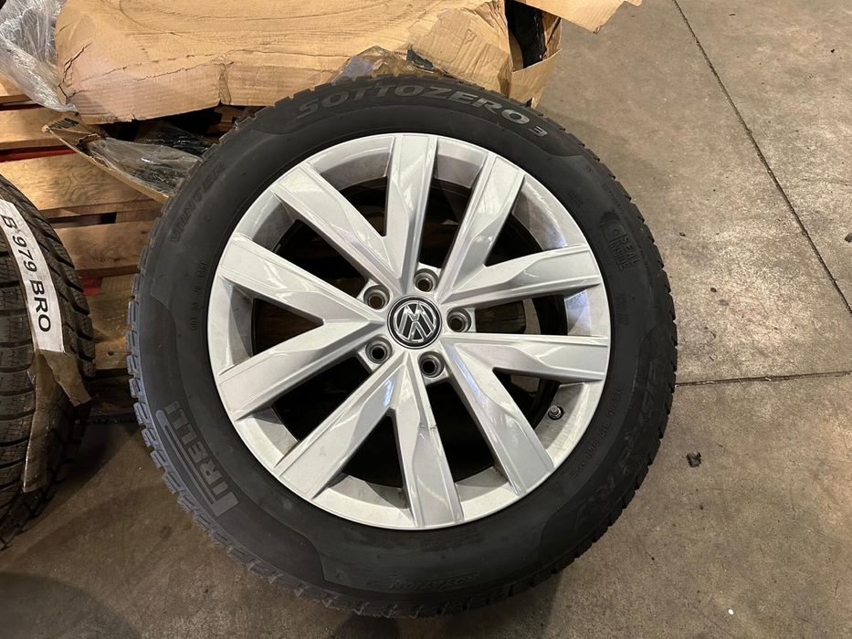 4 Jante Aliaj Volkswagen Arteon anvelope iarna Pirelli 215 55 17 5x112