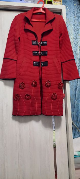 Пальто продаётся