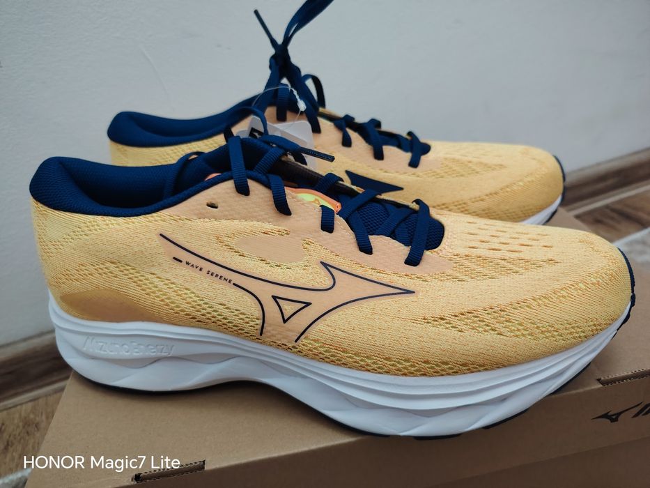 Adidași mizuno serene