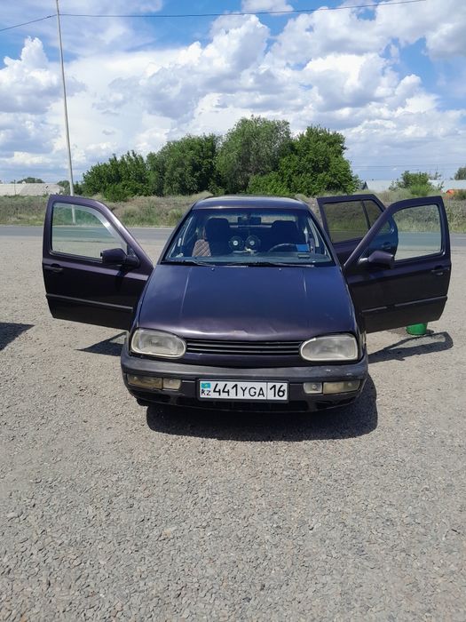 автомобиль Volkswagen golf 3