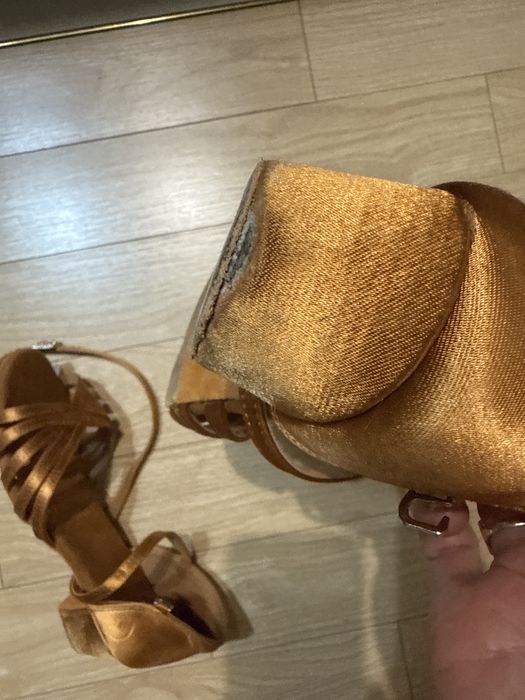 Продам  туфли на бальные танцы