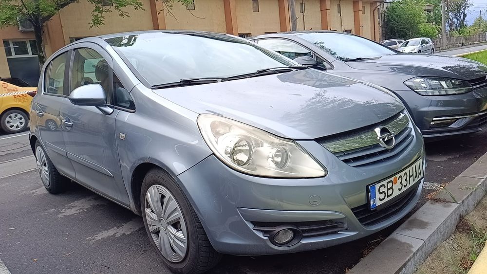 Vând Opel Corsa.