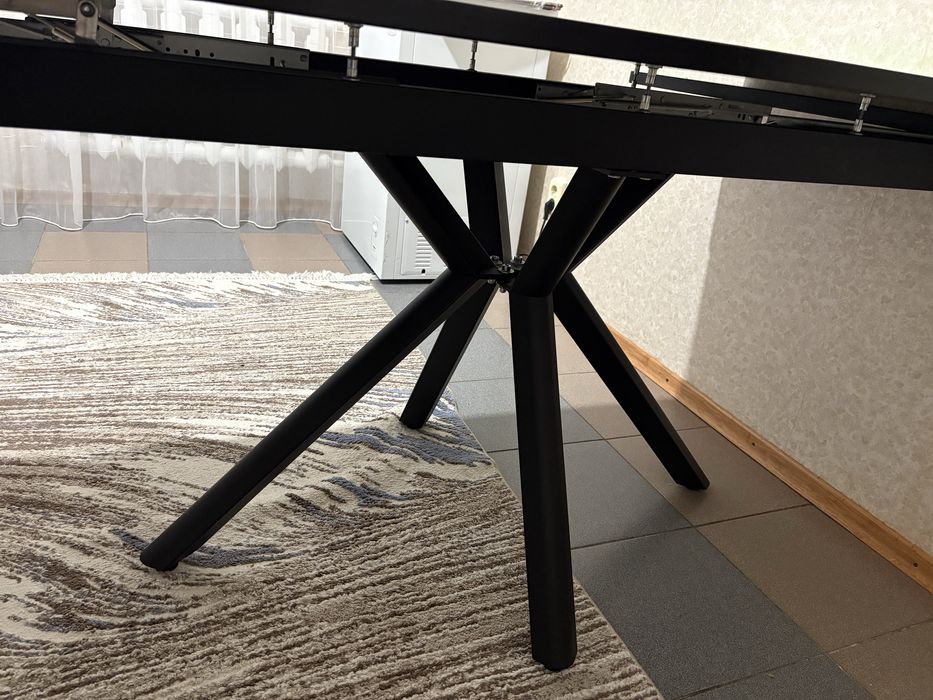 Стол в отличном состоянии