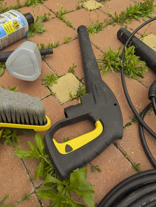 accesorii aparat presiune Karcher: furtun, lance, spuma activa, perie