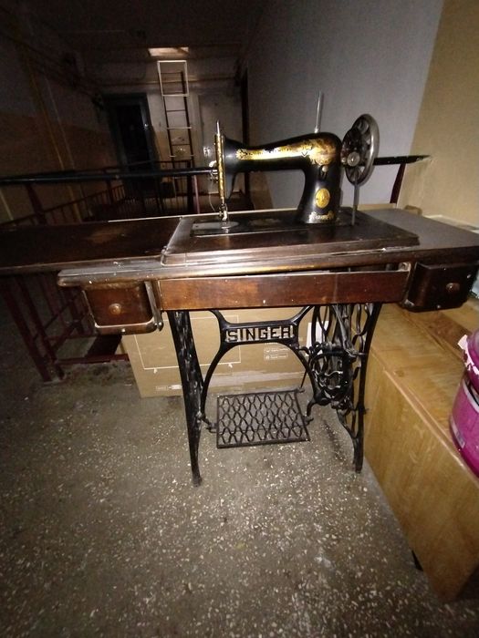 vând mașină de cusut functionabila