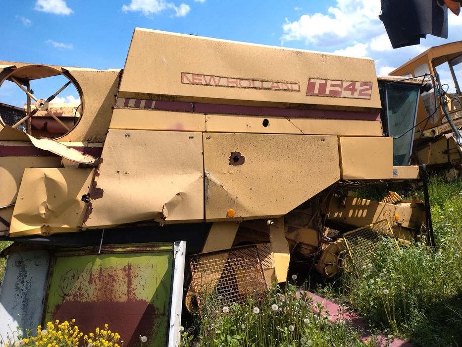 Dezmembrez Combina Agricola New Holland TF 42