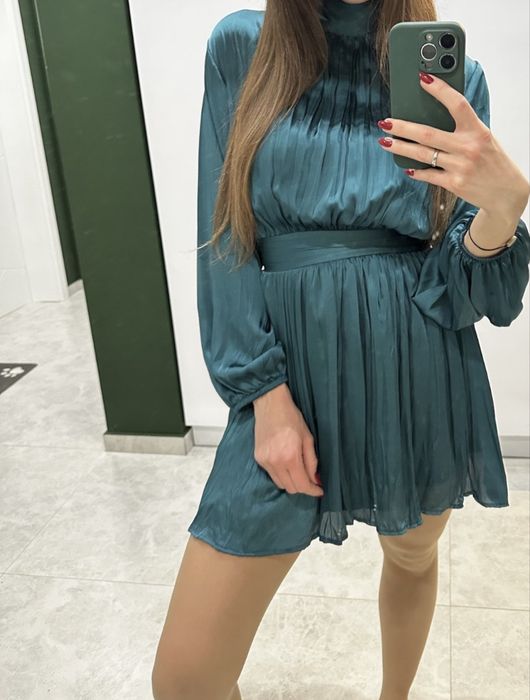 Сатенирана рокля  ZARA
