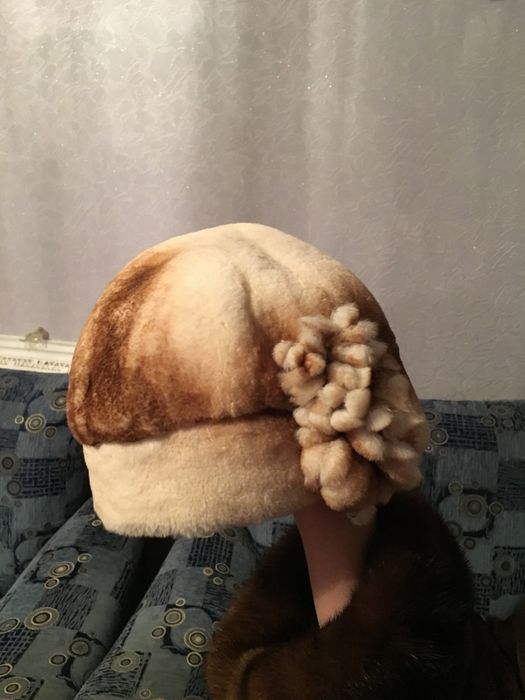 Женские норковые шапки