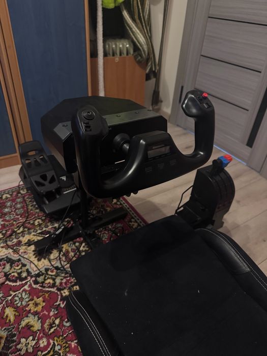 Продам Playseat evolution кокпит для симрейсинга сетап