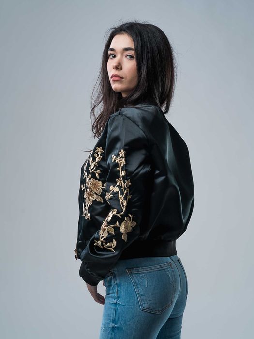 Ново дамско пролетно яке с декорации