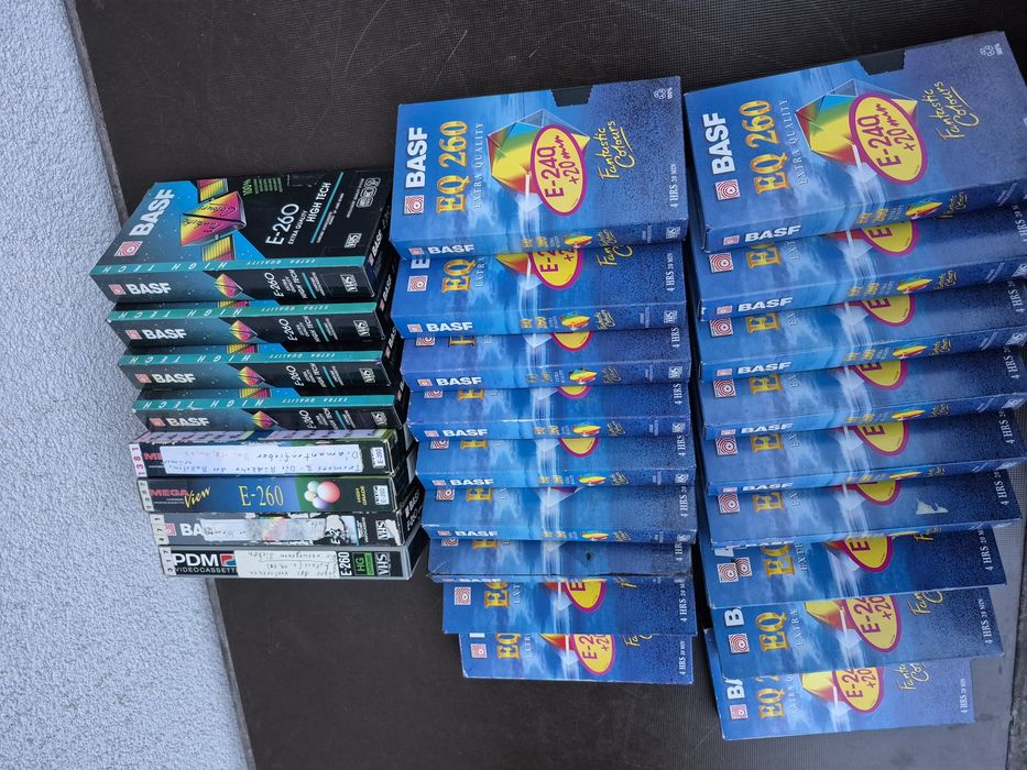 Vând Lot 30 casete video VHS originale Basf de 260 minute  cu filme
