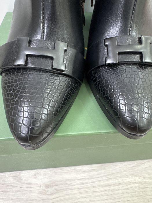 Ботильоны на устойчивом каблуке.