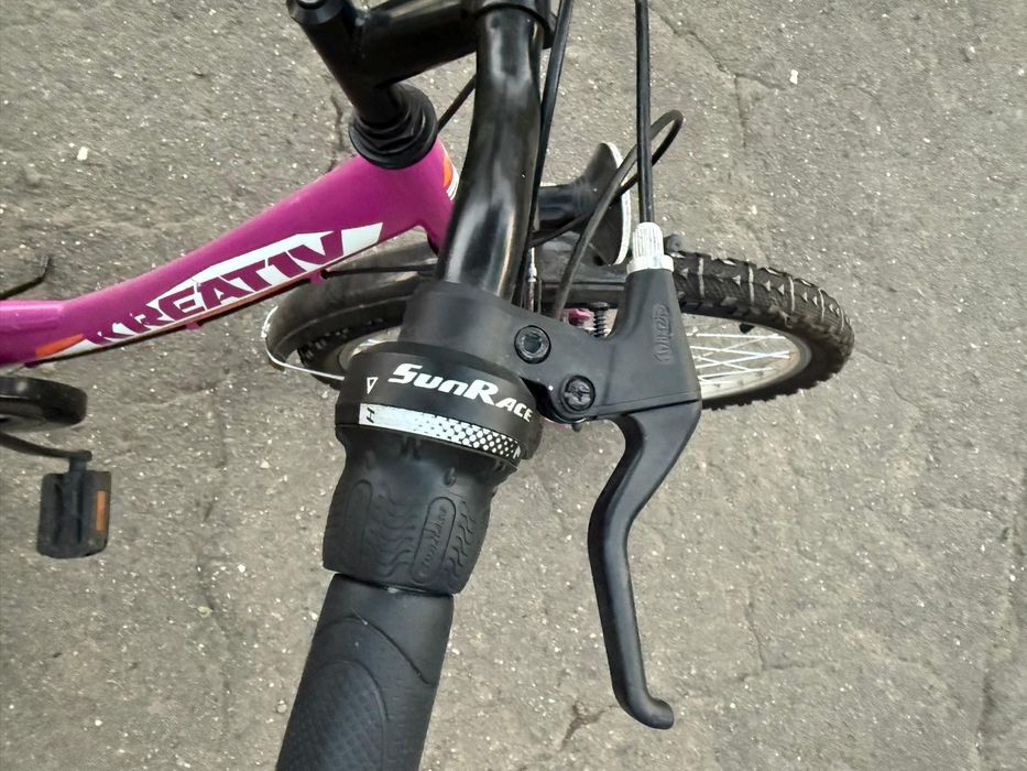 Bicicleta fete cu  Roti pe 24 NOUA sistem iluminare cu dinam