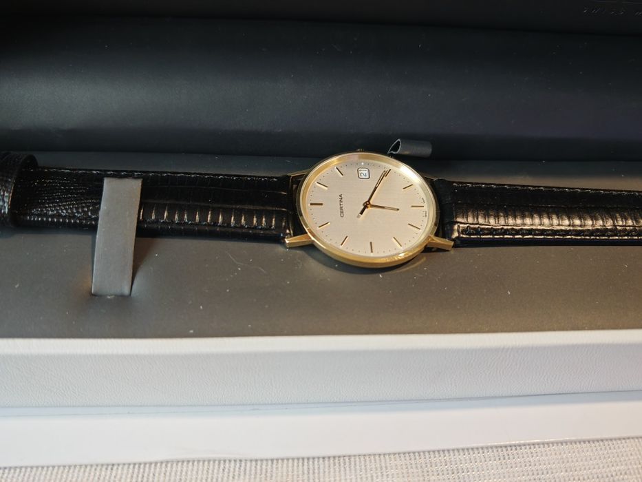 Продавам два броя златни часовника  18к