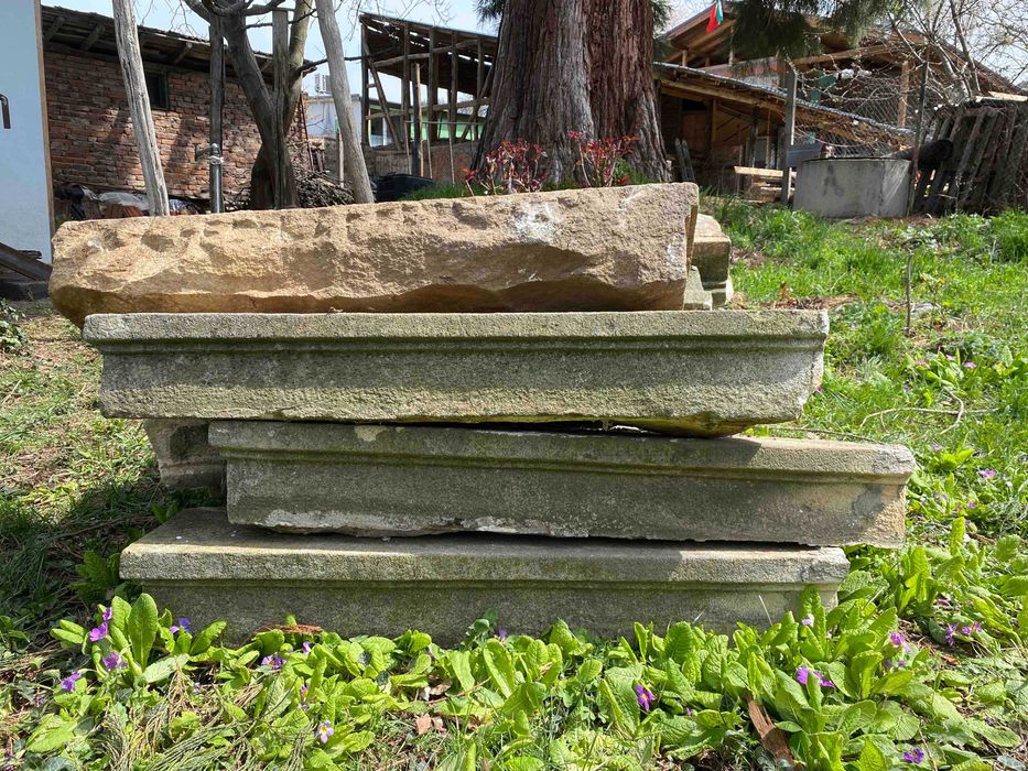 Продавам каменни стъпала от дялан камък