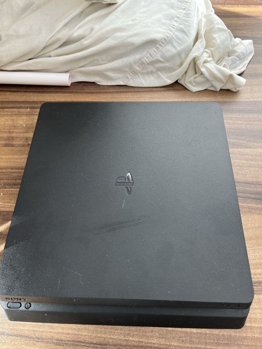 Sony PlayStation 4 slim