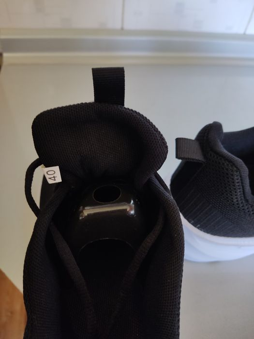 Кроссовки продам