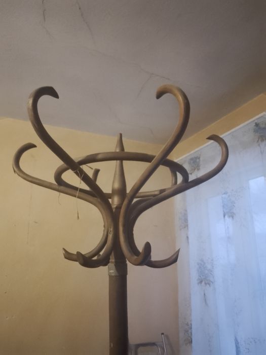 Бар шкаф и закачалка цена -32евро