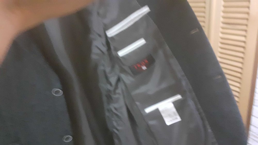 Vind sacou barbatesc, iarna, stofa lina, marime 52, stare perfecta.