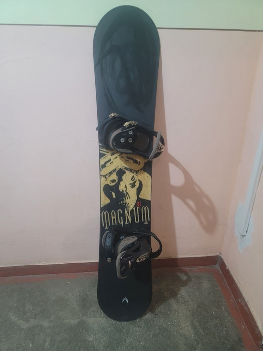 Placa snowboard cu legături