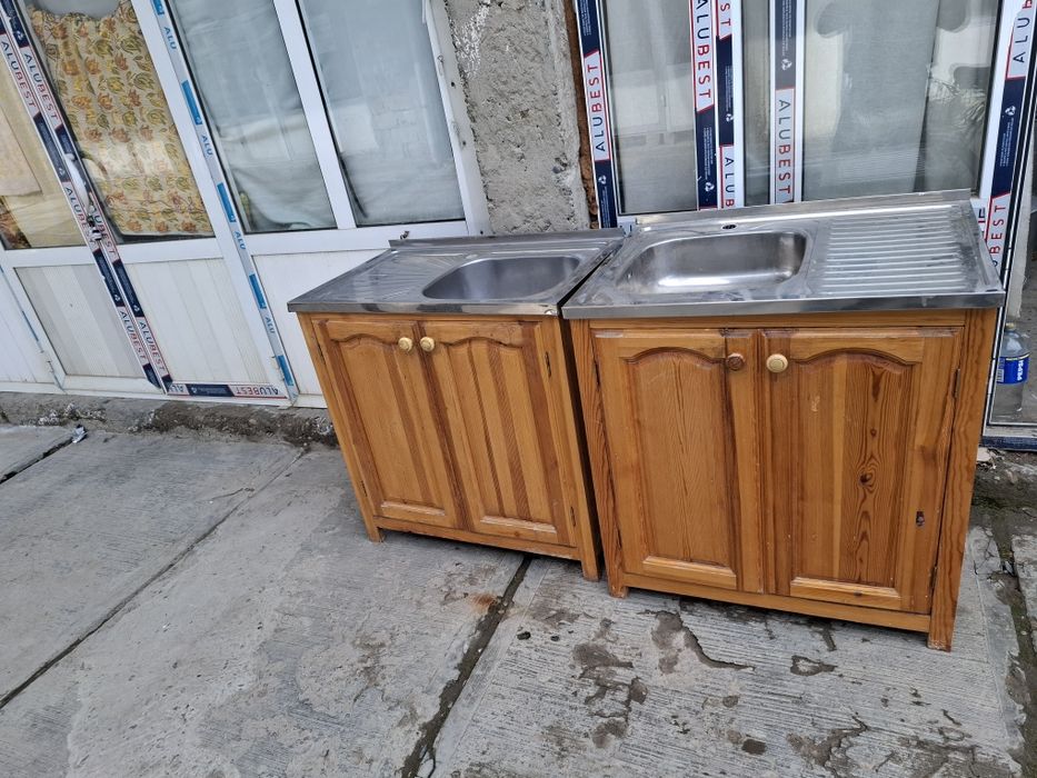 Продаются кухонные мойки