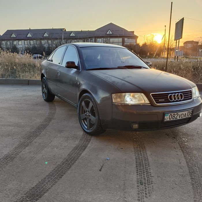 Продаю Audi A6  срочно