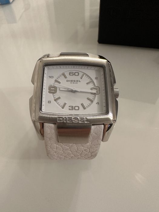 Продам женские часы Diesel