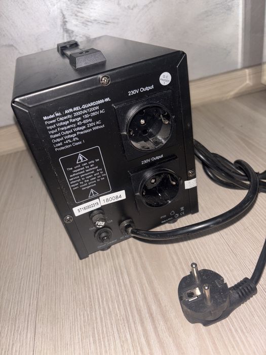 Stabilizator de Tensiune Automat 2000VA / 1200W AVR-REL-GUARD2000-WL