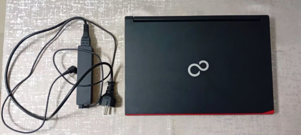 Лаптоп Fujitsu Lifebook E546