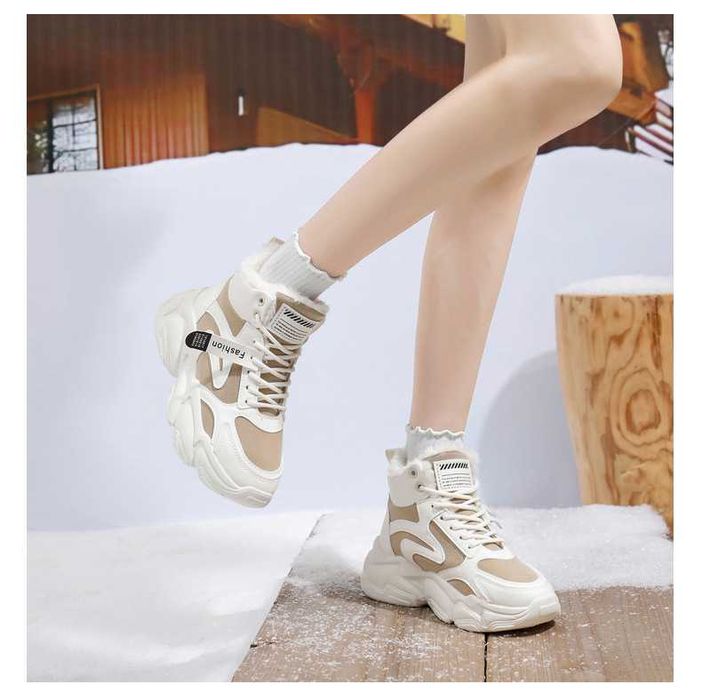 Кроссовки на платформе