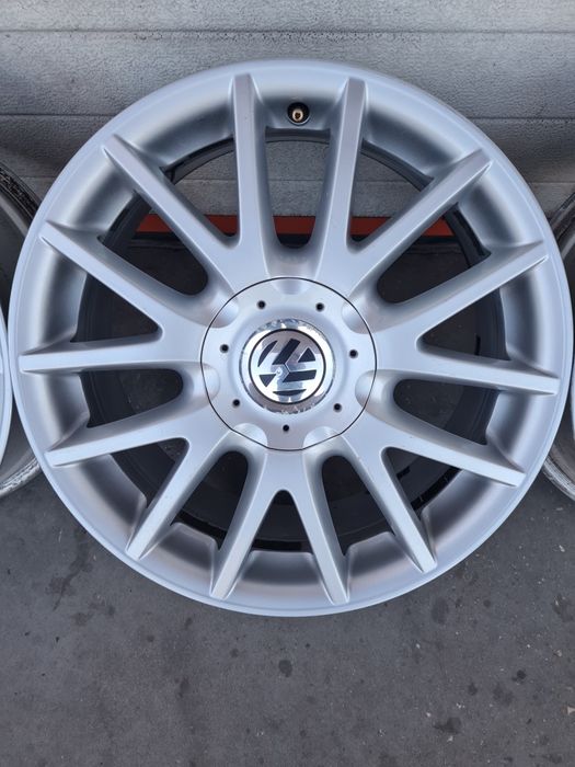 Оригинални джанти за ФОЛКСВАГЕН VW R17 5x112 ET54 7J