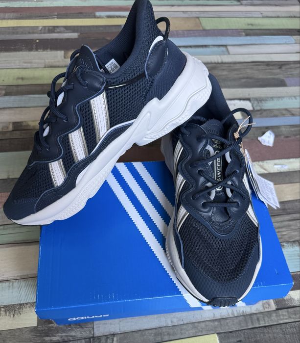 Женски маратонки adidas OZWEEGO