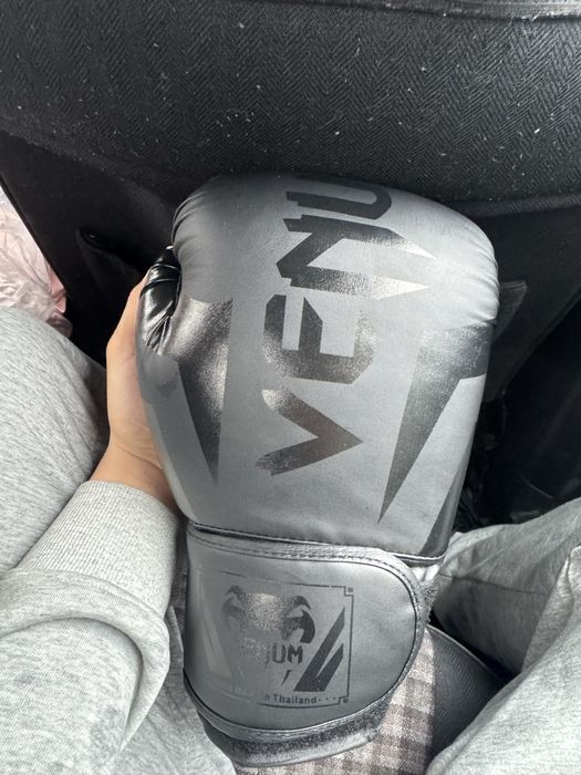 Продам бокс перчатки