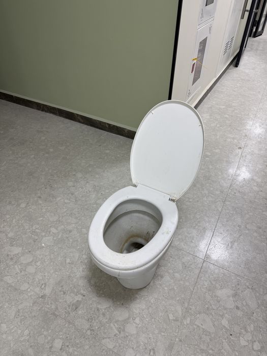 Унитаз б/у сатылады